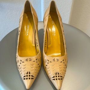 Via Spiga nude pumps
